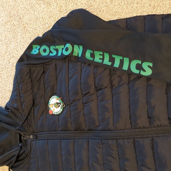 Lightweight Boston Celtics zip up - Picture 2 of 3